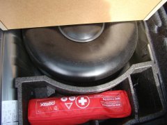Abgebildet ist der Zavoli Gasttank im Kofferraum des Skoda Fabia 1.4 63 KW